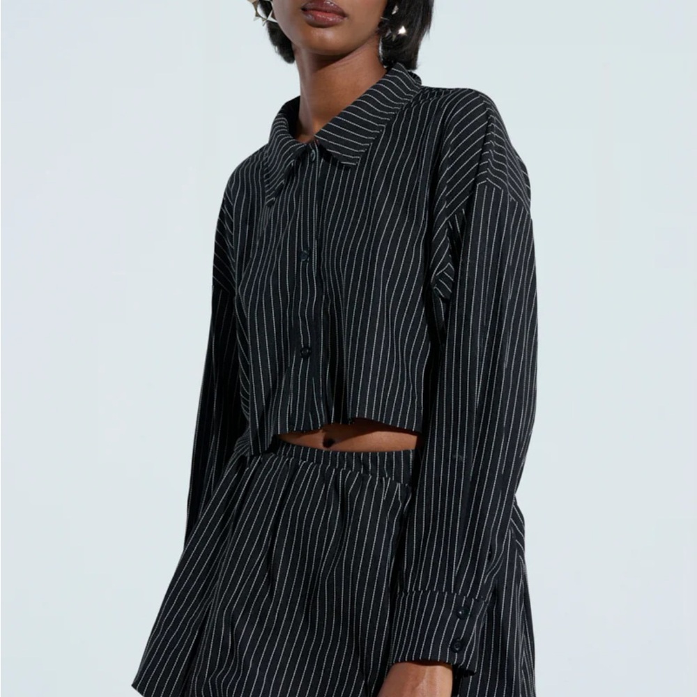 AKIRA Black and White Pinstripe Cropped Top